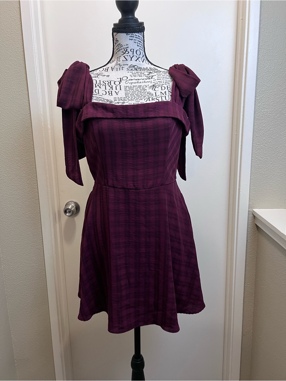 Francesca's Burgundy Tie Shoulder Mini Dress with Pockets Homecoming Dress L